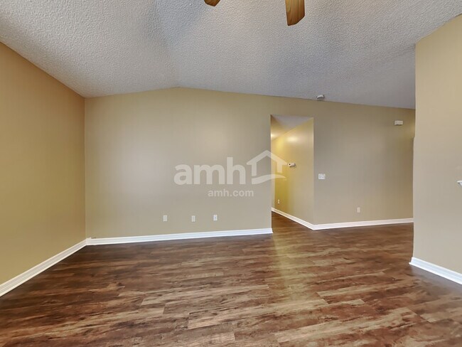 Building Photo - 2143 Featherwood Dr W