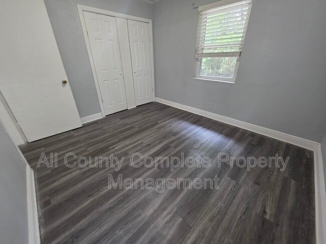Building Photo - 4918 N Pearl St