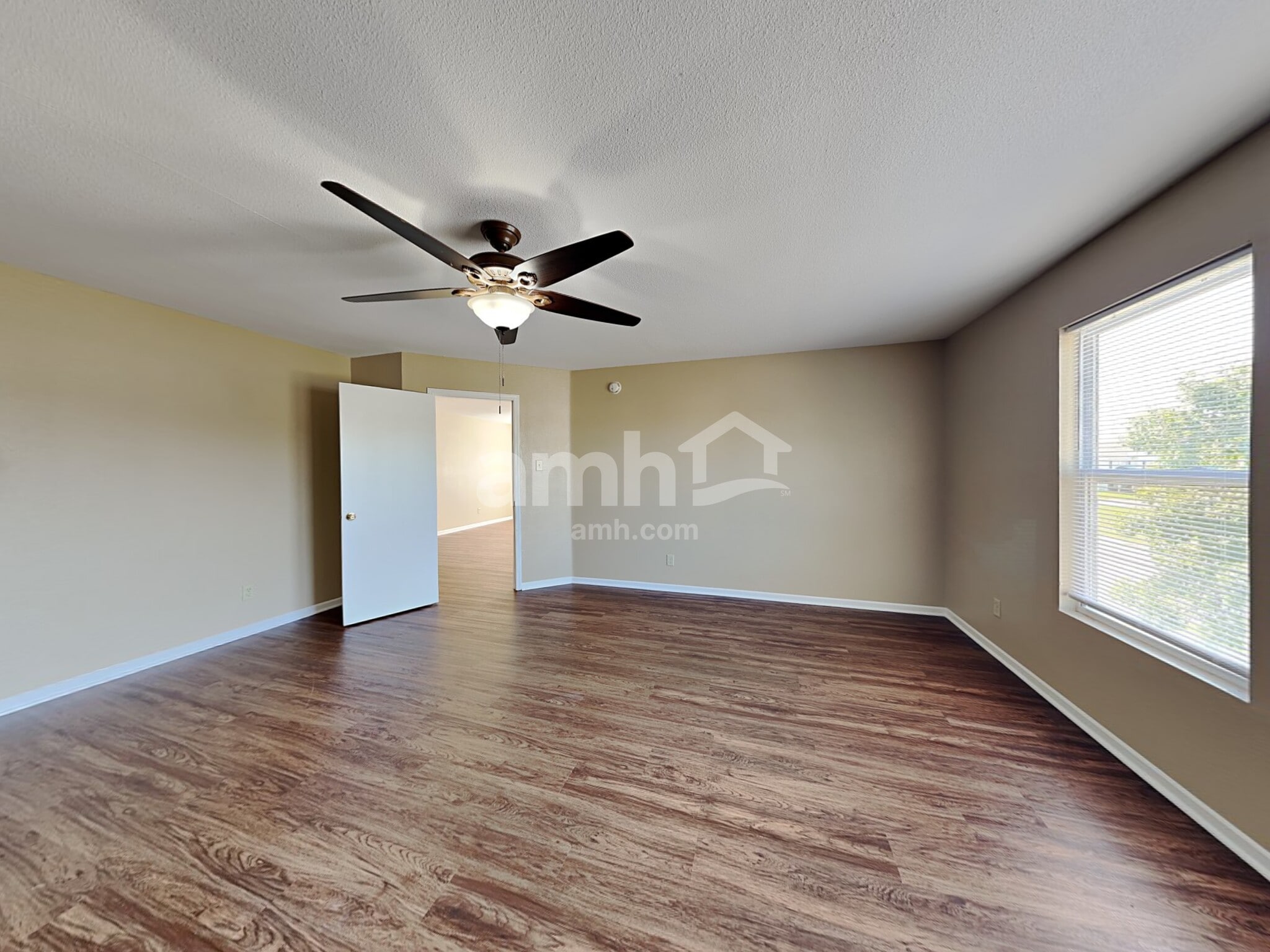 Building Photo - 8441 Wheatfield Dr