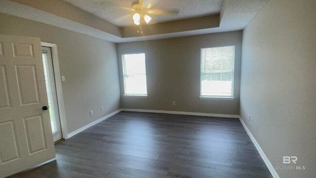 Building Photo - 706 Crystal Wells Ct N