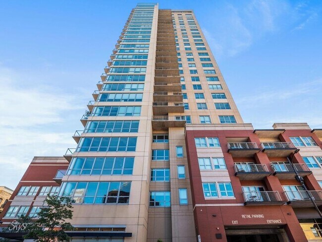 Building Photo - 929 Portland Ave S