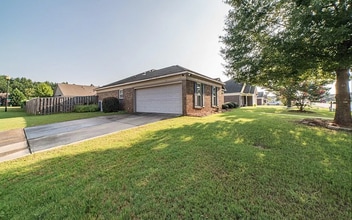 Building Photo - 8018 Silverado Dr