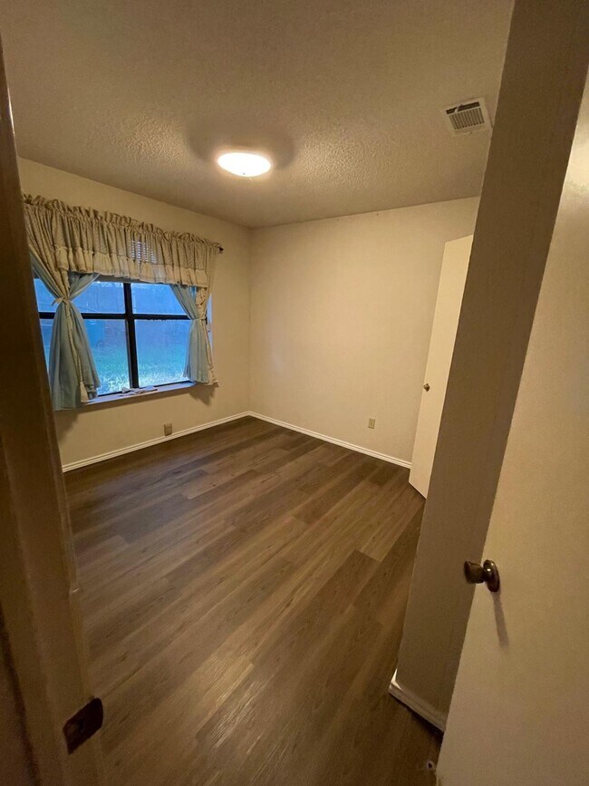 Building Photo - 3108 Creekwood Ln