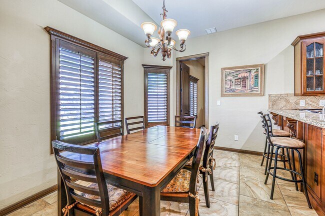 Building Photo - Westside area for Short Term Rental (Compl...
