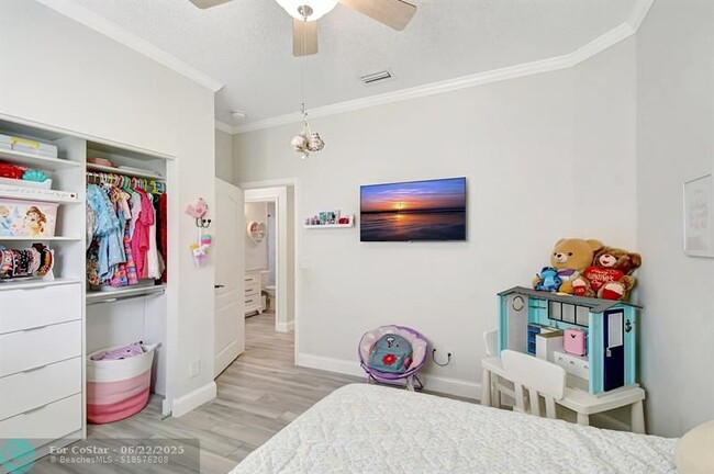 Building Photo - 6041 SW 195th Ave