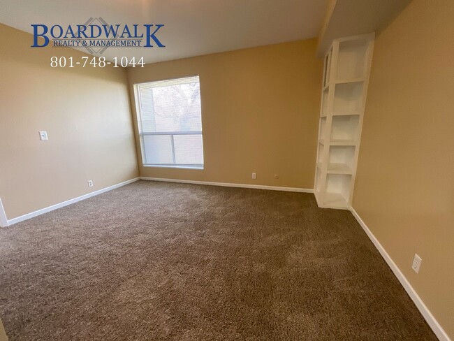 Building Photo - Beautiful 2 bed 2 bath Condo