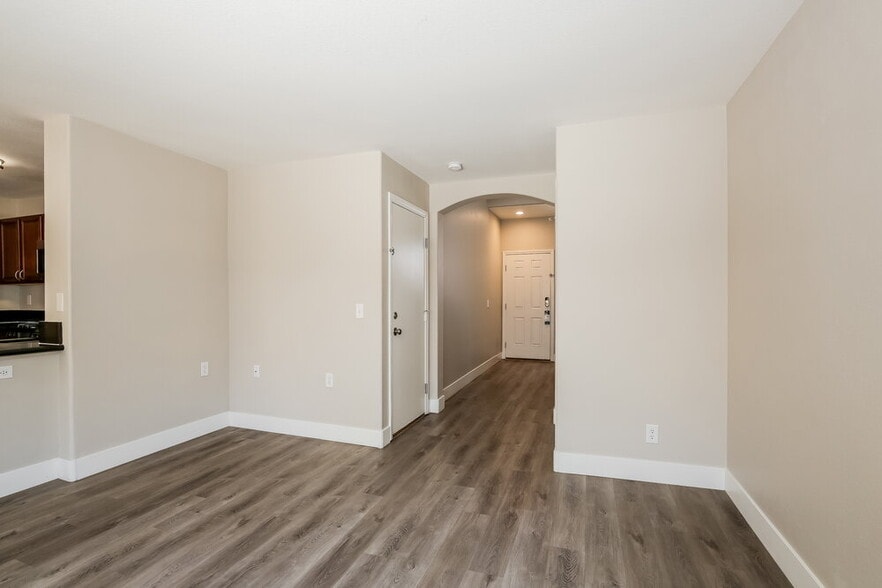 Building Photo - 9205 Millikan Ave