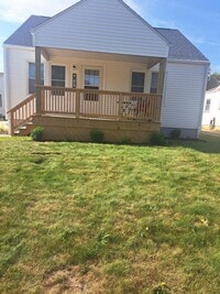 Building Photo - COMPLETE Remodel 2 Bedroom / 1 Bath House