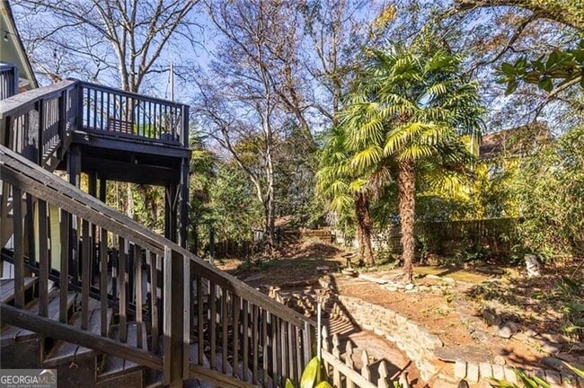 Building Photo - 976 Delaware Ave SE