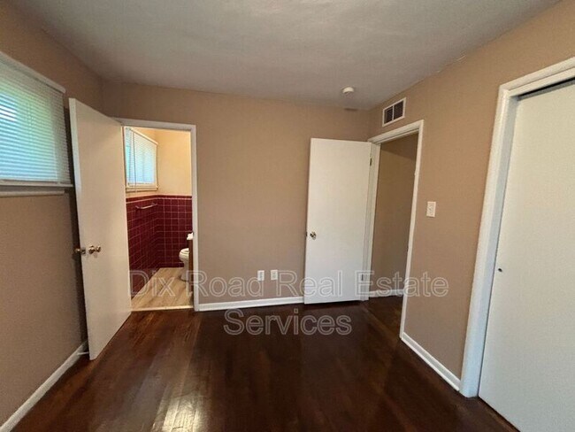 Building Photo - 4984 OH-122
