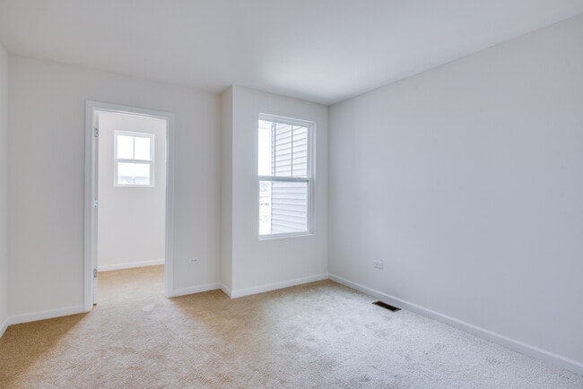 Building Photo - 2247 Horseshoe Cir