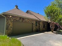 Building Photo - 50 Hemlock Ct