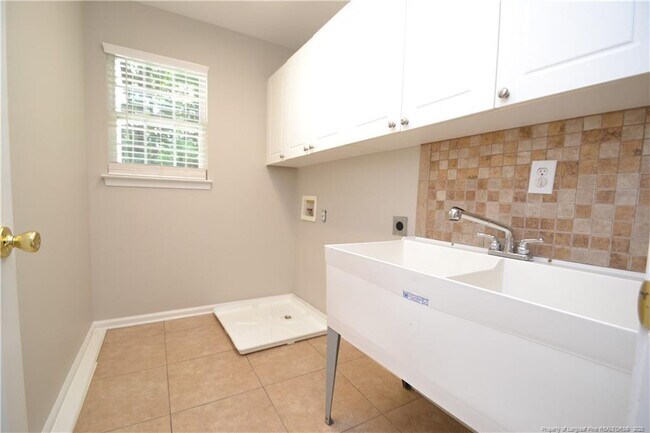 Building Photo - 313 Gooseberry Dr