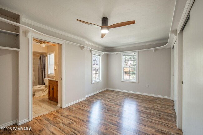 Building Photo - 847 Clubhouse Dr