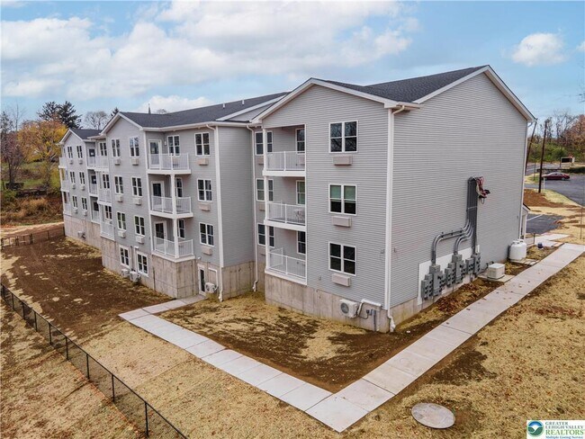 Building Photo - 948 N Front St