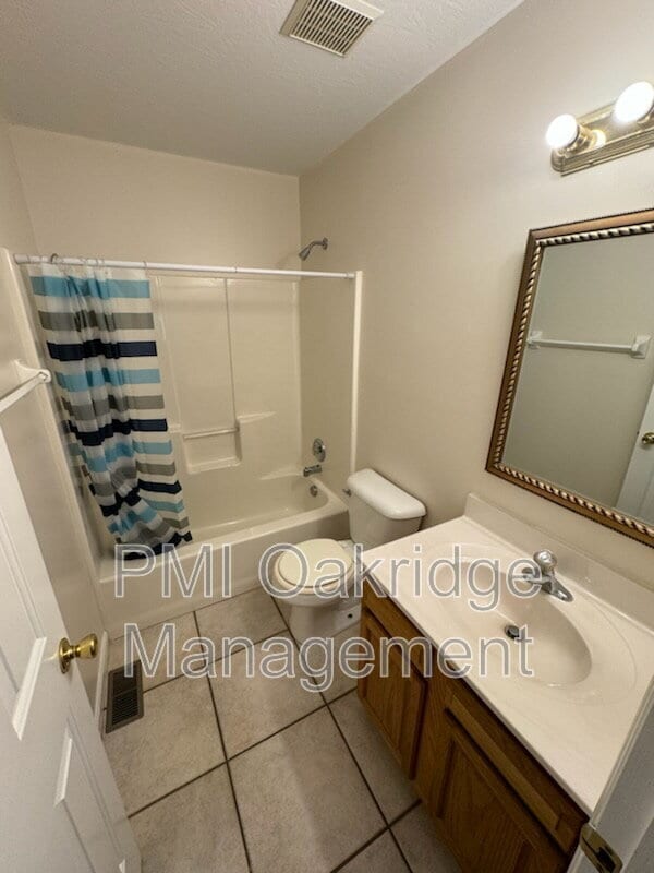 Building Photo - 15 Marlou Dr