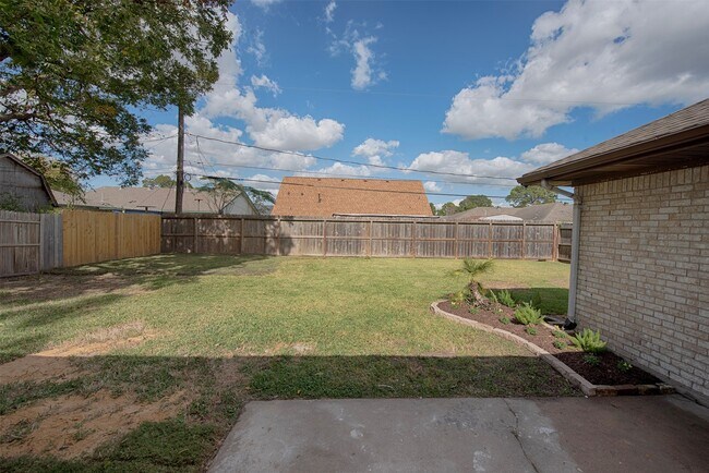 Building Photo - 309 E X St