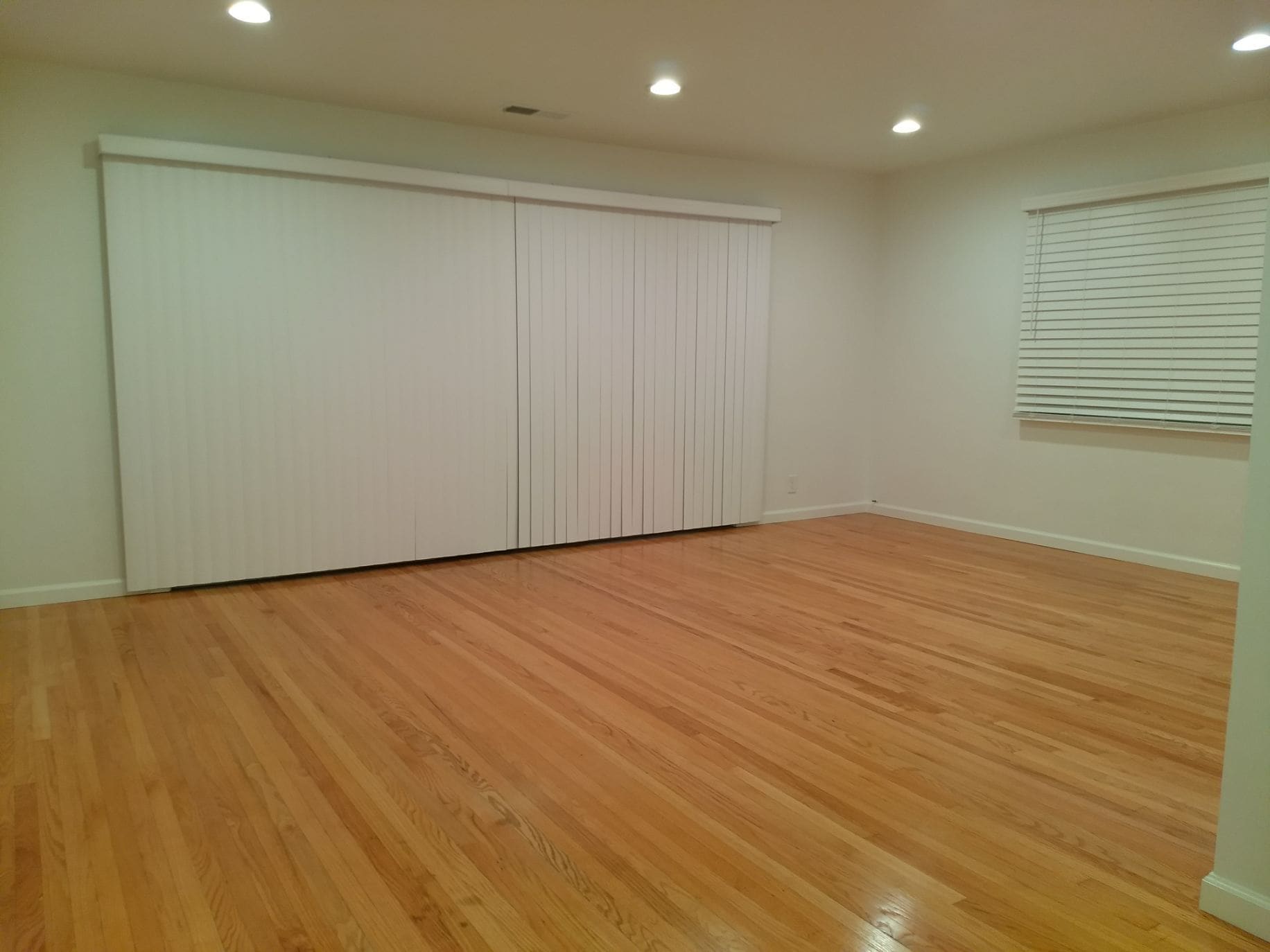 another view of living area - 21 Alamitos Ave