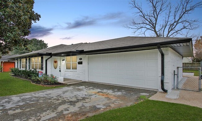 Building Photo - 8741 Blankenship Dr