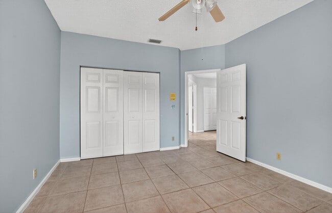 Building Photo - 5801 Coach House Cir