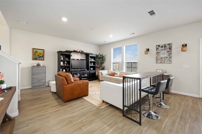 Building Photo - 6434 Lakeview Haven Dr