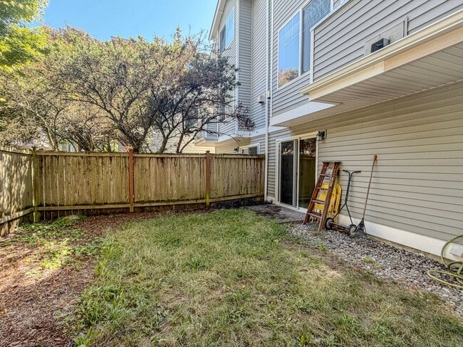 Building Photo - 3bd/2bth North Green Lake Townhome, $3,150/mo.