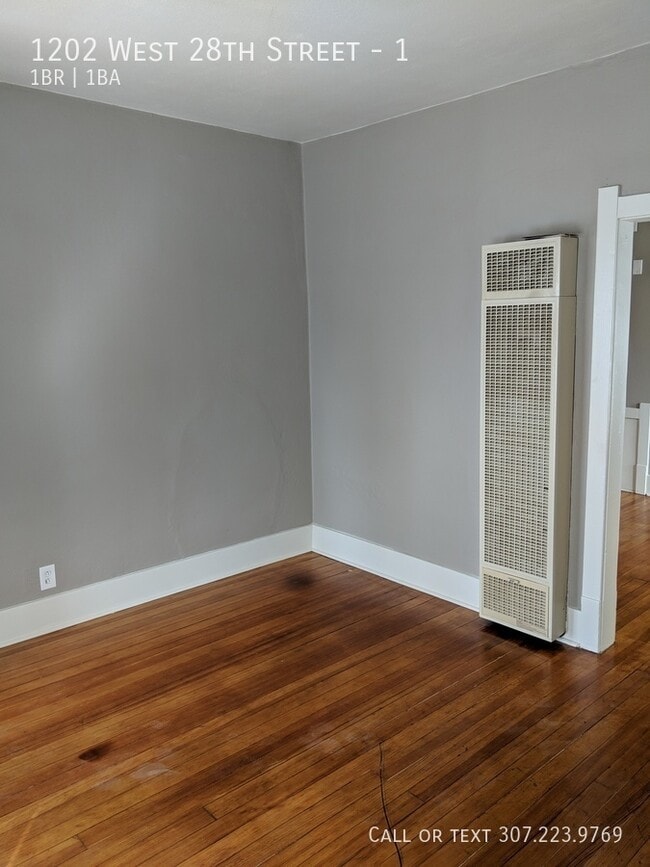 Building Photo - 1202 W 28th St