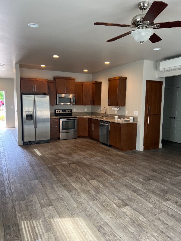 Building Photo - 3344 N Ladalia Dr