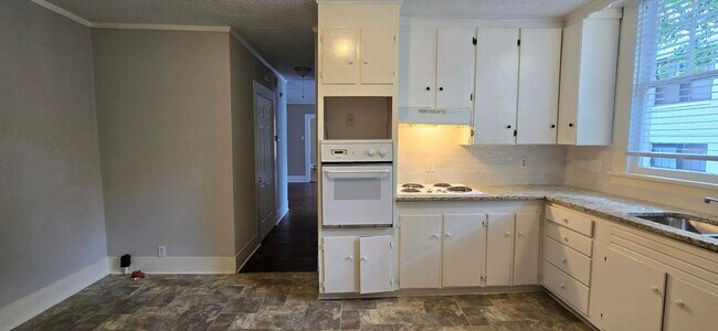 Building Photo - 506 S Fannin Ave