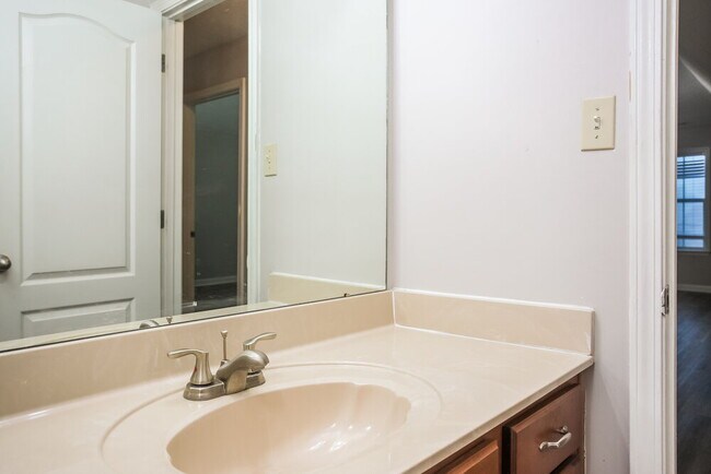 Building Photo - 8116 Fleets Run Dr