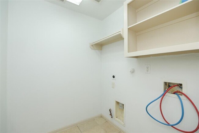 Building Photo - 6022 Sugar Field Ln