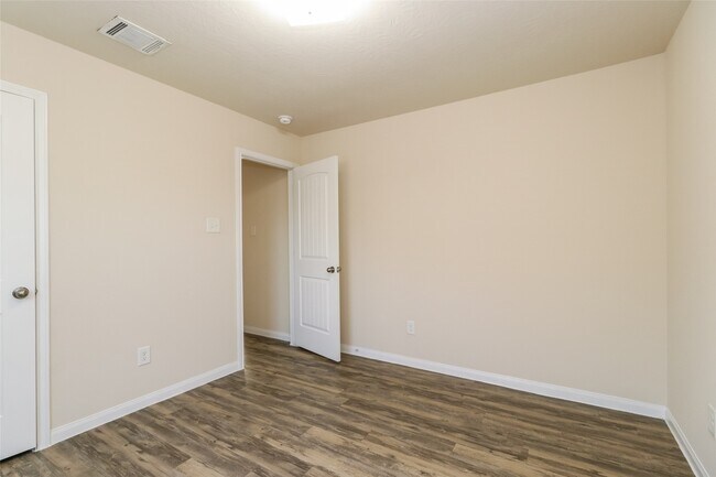 Building Photo - 2430 Jonahs Wy
