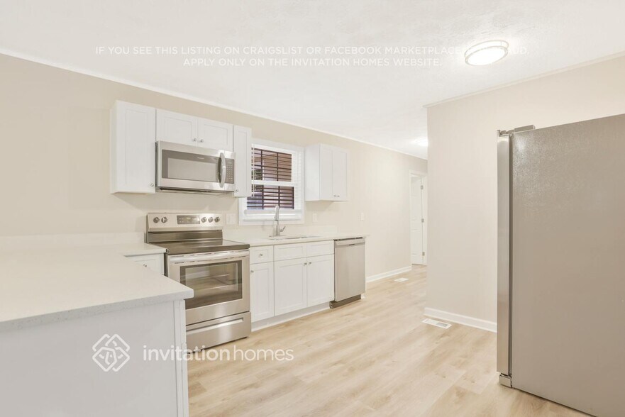 Building Photo - 133 Rosewood Dr