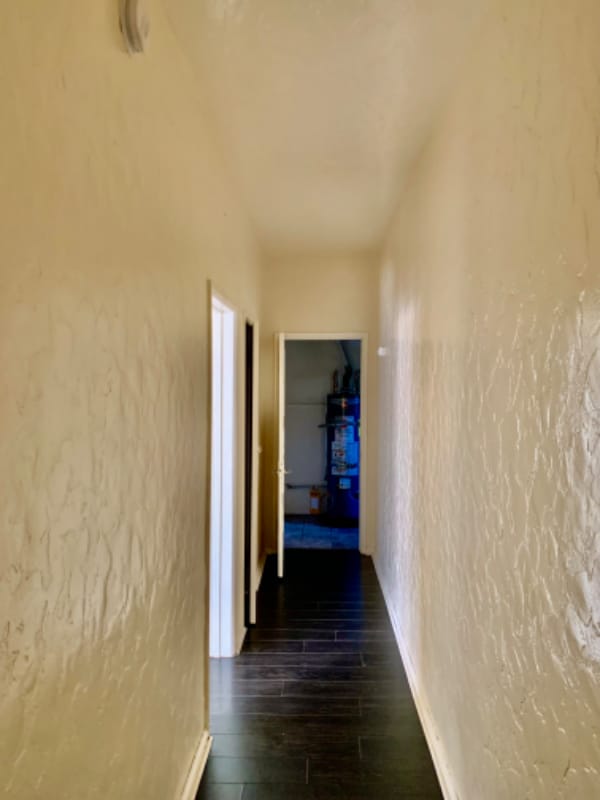 Building Photo - 1022 W 64th St