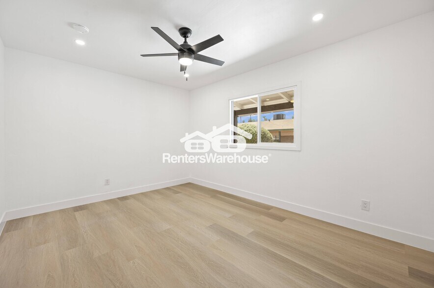 Building Photo - 844 W Osborn Rd