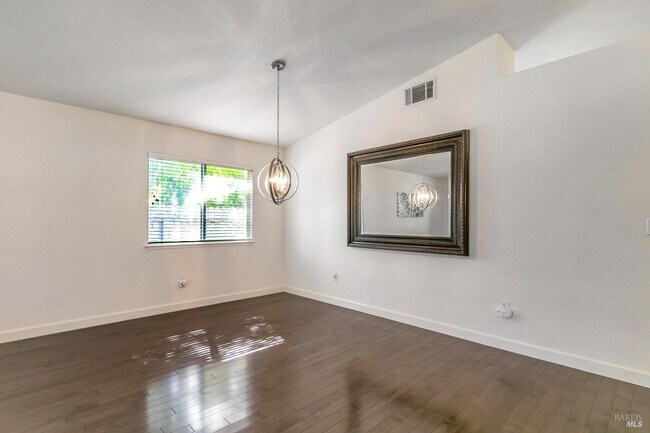 Building Photo - 3257 Vista Del Lago Way