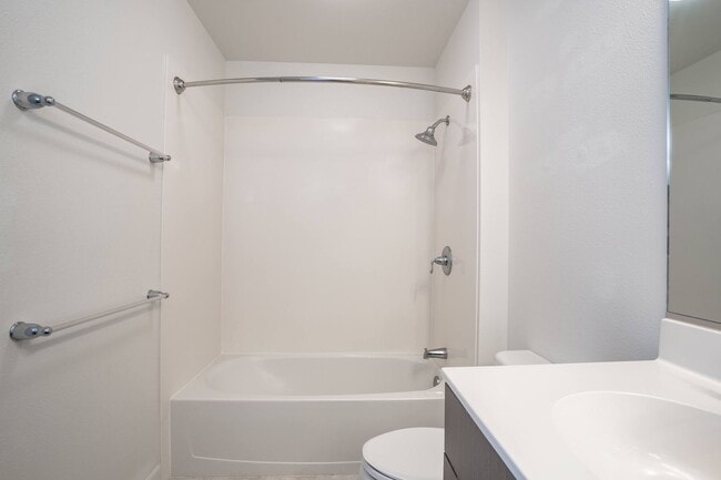 Building Photo - Unfurnished Modern 2 Bed/2 Bath - The Flat...