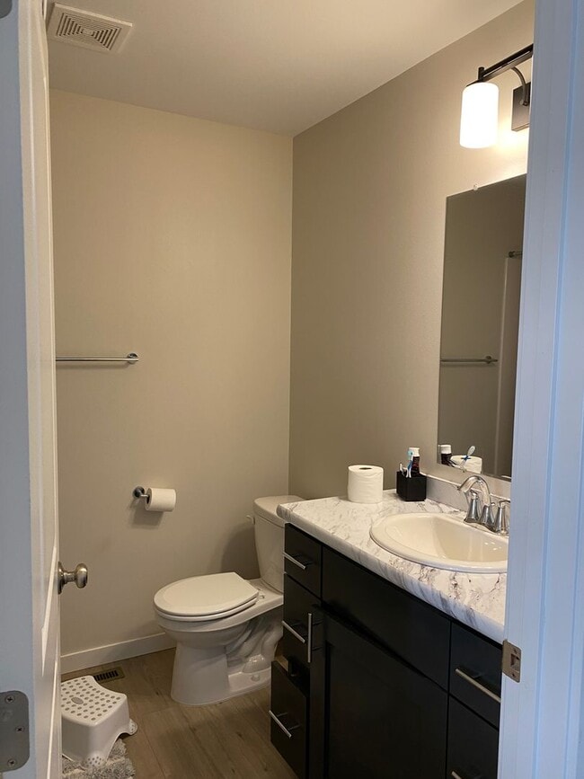 Building Photo - New Construction Townhouse for Rent - Tham...