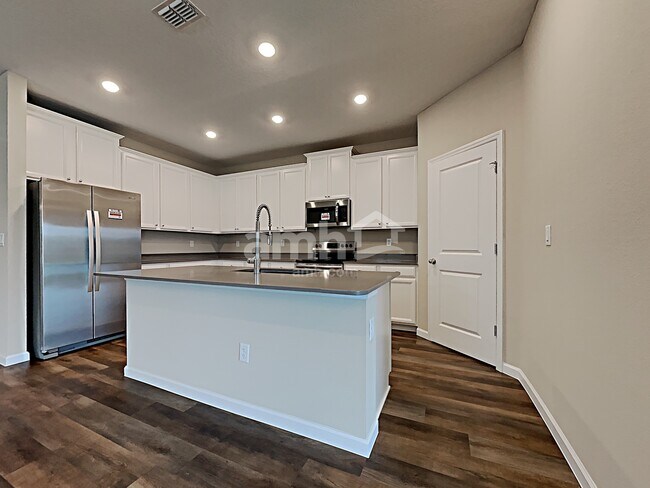 Building Photo - 69 Edge Park Trl