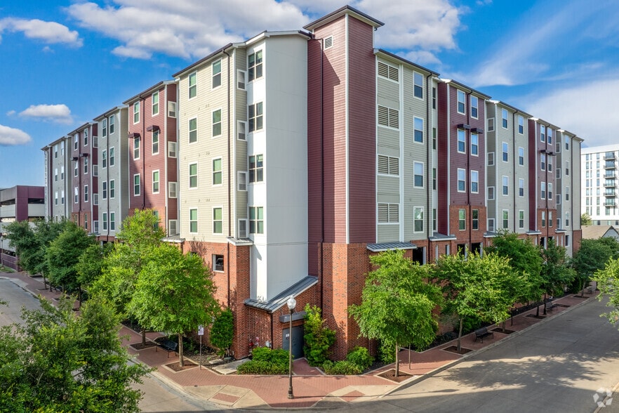 Alternate - Cherry Street | Student Housing