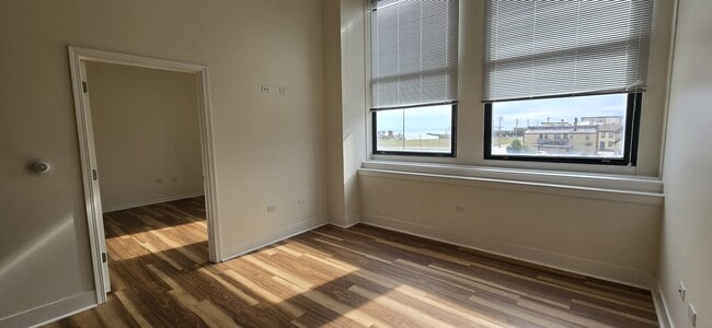 Building Photo - 1800 Jefferson St