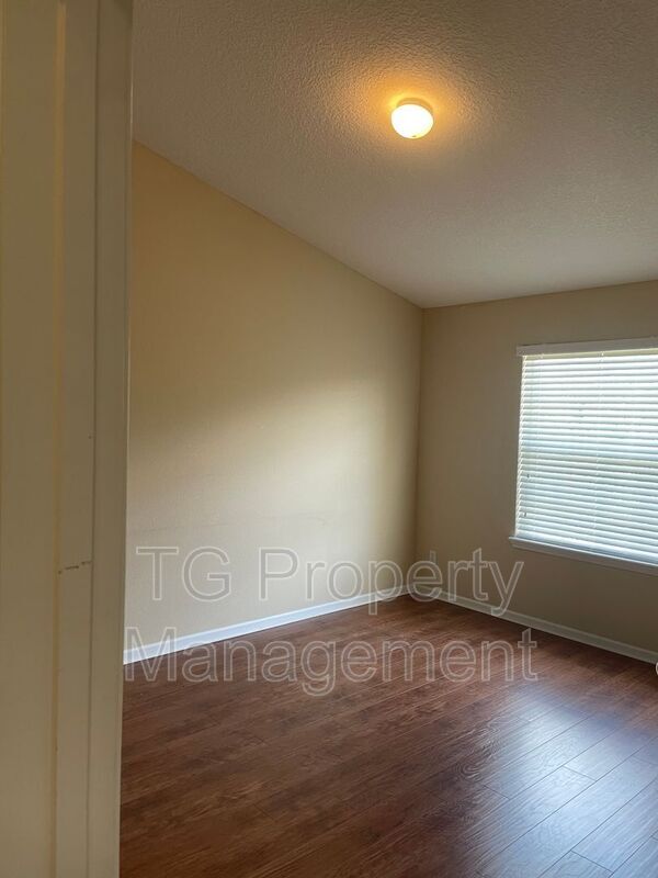 Building Photo - 575 Oakleaf Plantation Pky