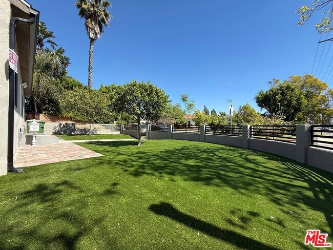 Building Photo - 6403 Gentry Ave