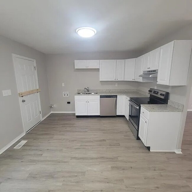 Building Photo - 6720 E 43rd Pl