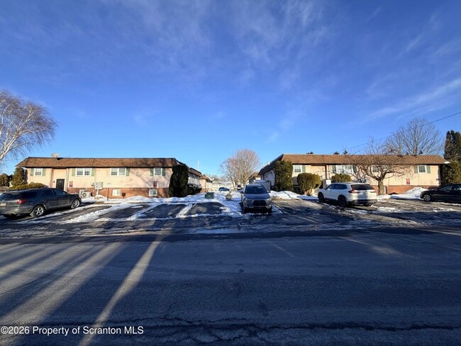 Building Photo - 1005-1015 Lincoln St