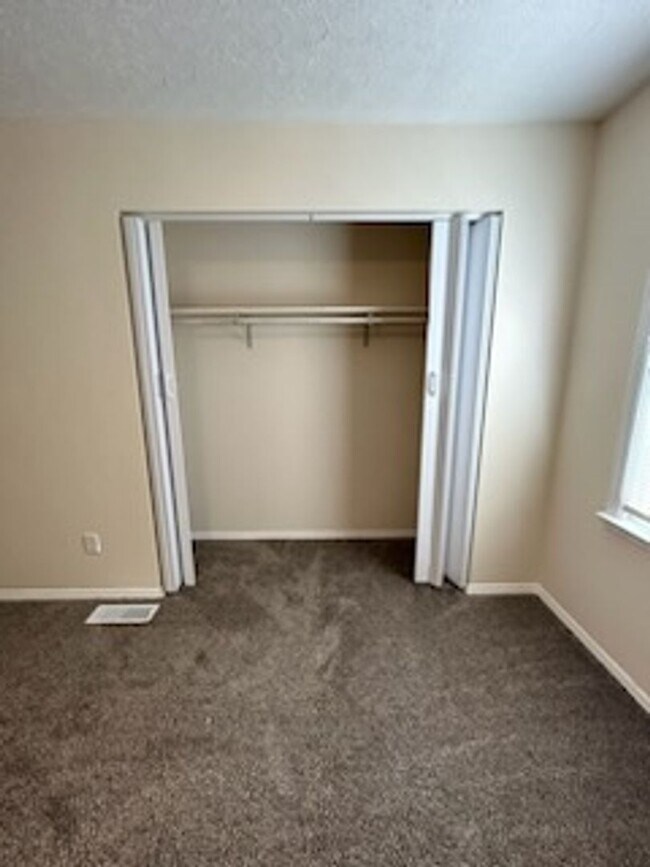 Building Photo - 1840 Woodland Ave