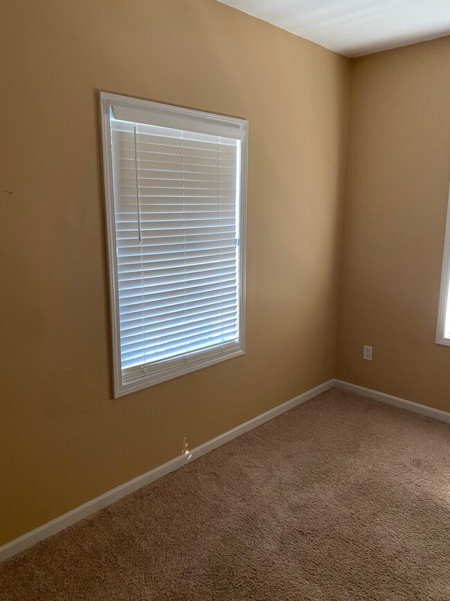 Building Photo - 1517 McPhearson Dr