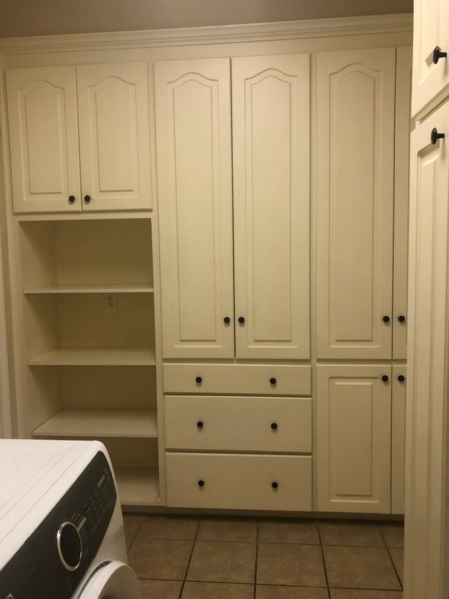 Building Photo - Mill Creek Subdivision