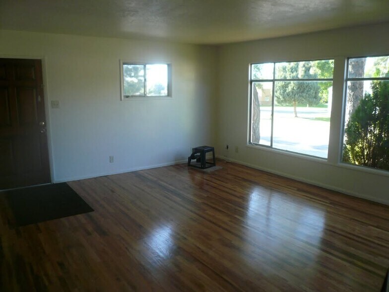 Building Photo - 275 W 4625 S