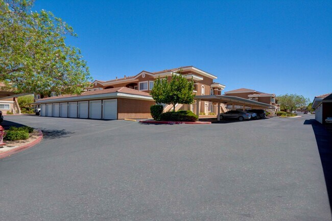 Building Photo - Beautiful 2 BR In Gated 89052 Community